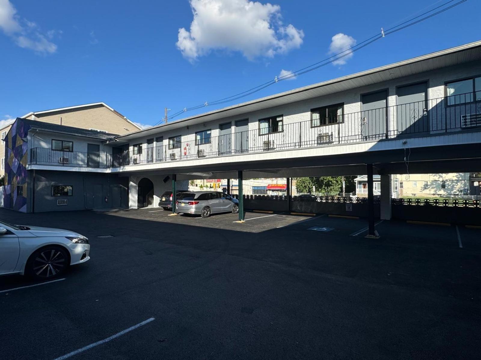Essence Express Elizabeth Ewr Airport Hotel Ngoại thất bức ảnh