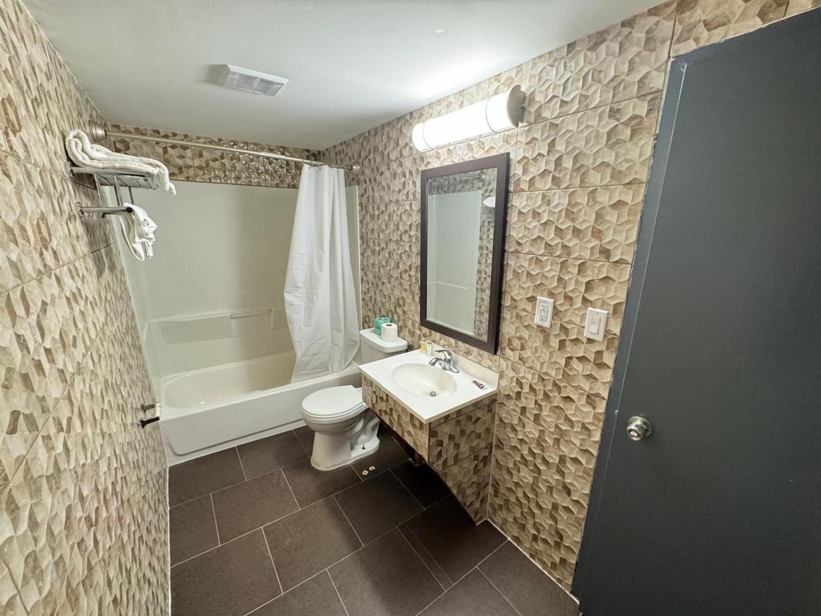 Essence Express Elizabeth Ewr Airport Hotel Ngoại thất bức ảnh