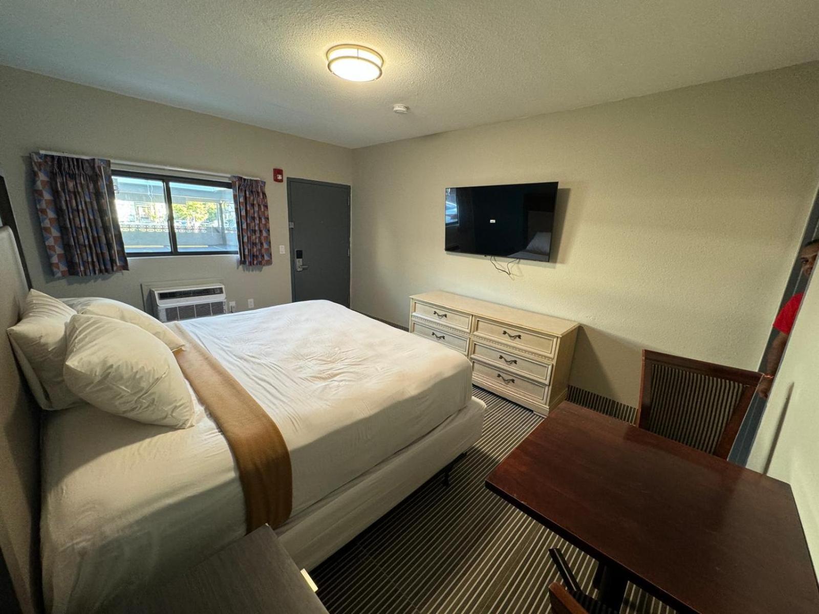 Essence Express Elizabeth Ewr Airport Hotel Ngoại thất bức ảnh